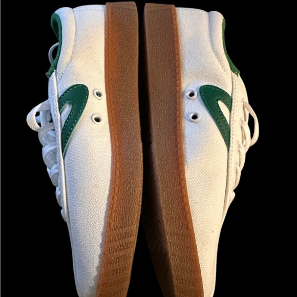 NIB Women’s Tretorn Nylite Plus Canvas Sneakers comfort insole- US 7 M - Picture 9 of 12